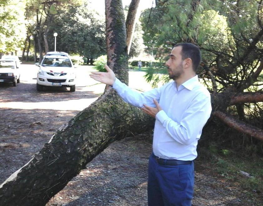 Cade un ramo, chiusa piazza Resistenza 