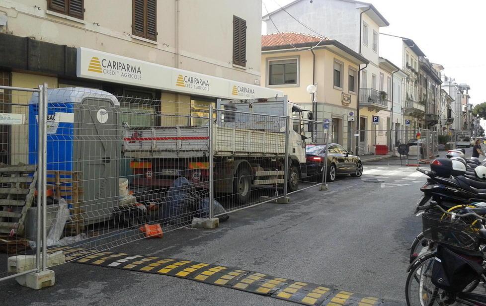 Poco sicuro il cantiere aperto in via Cavallotti