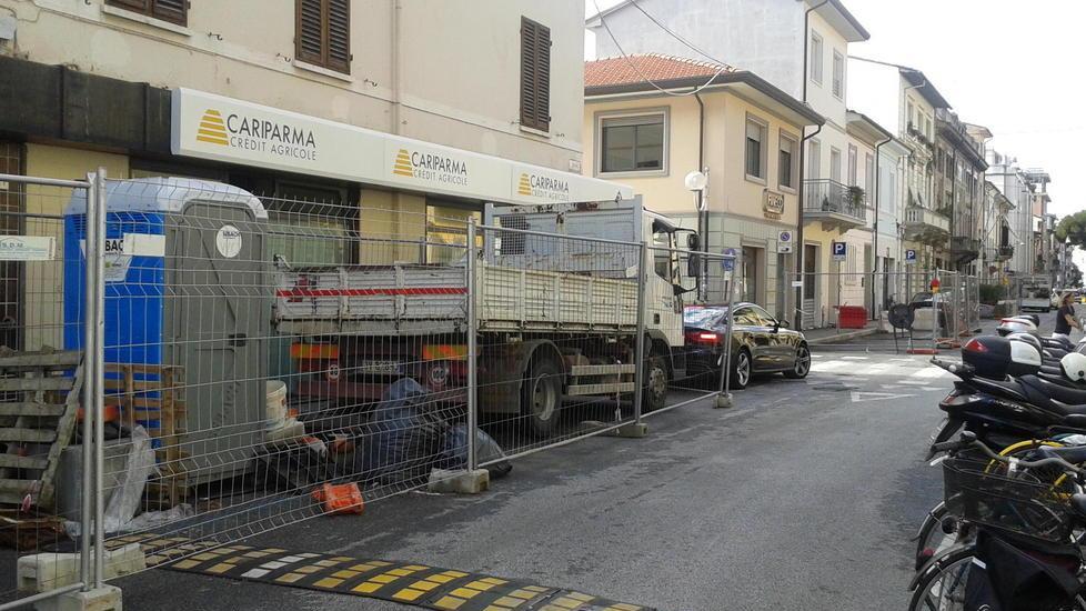 Poco sicuro il cantiere aperto in via Cavallotti