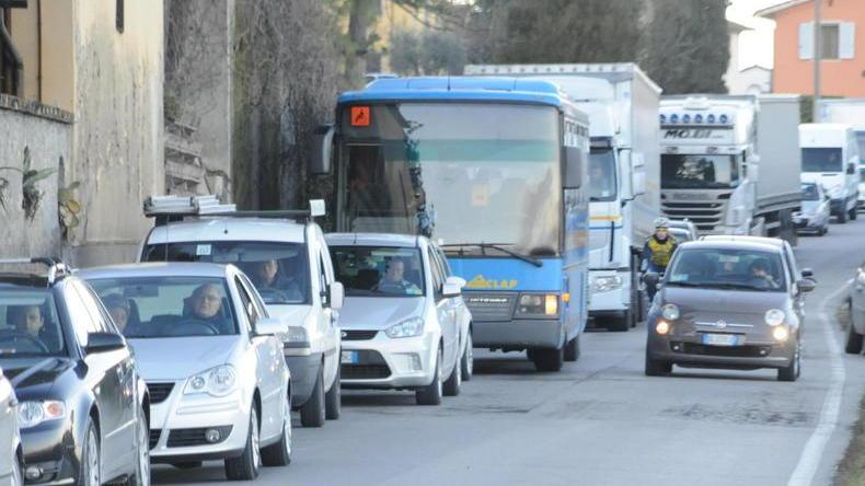 Lotta al rumore, nuovo asfalto lungo la Sarzanese