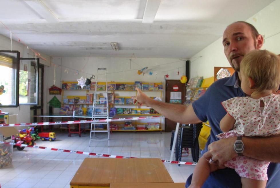Ludoteca allagata mentre i bimbi stanno giocando