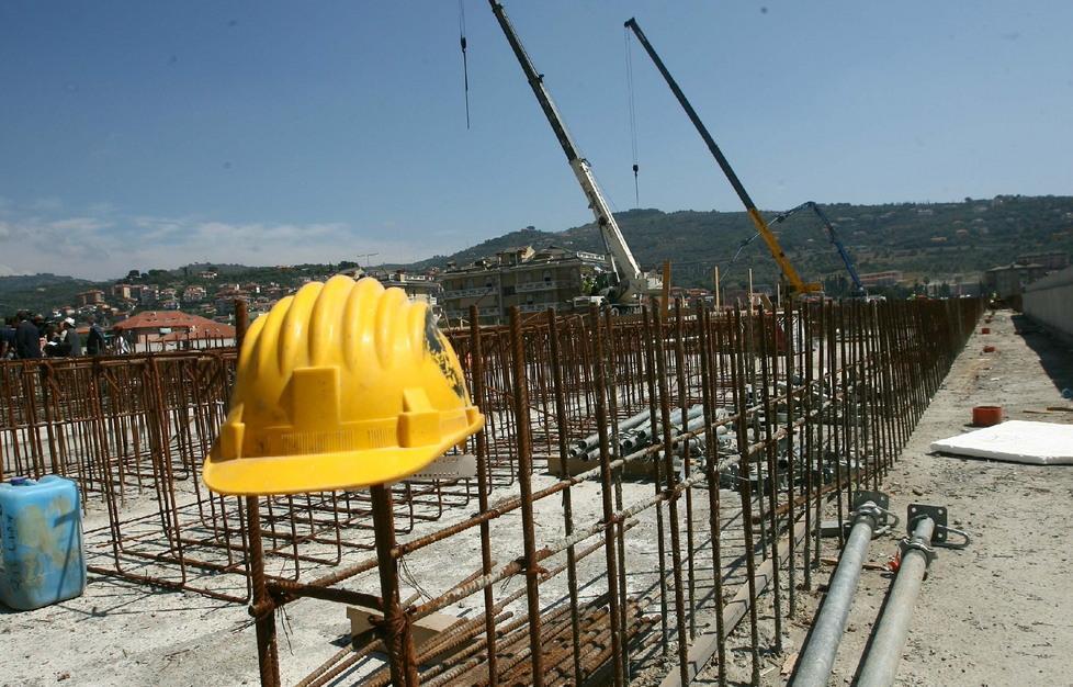 Imprese, più iscrizioni che cancellazioni 