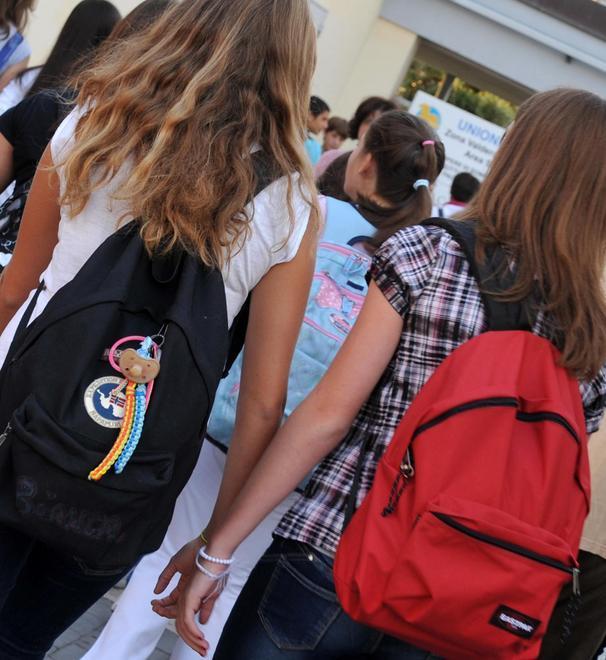 Scuola, tutti in classe tra luci e ombre 