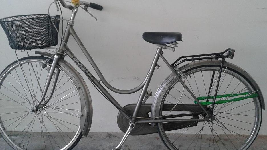 Cercasi proprietario di una bici rubata in centro ad agosto