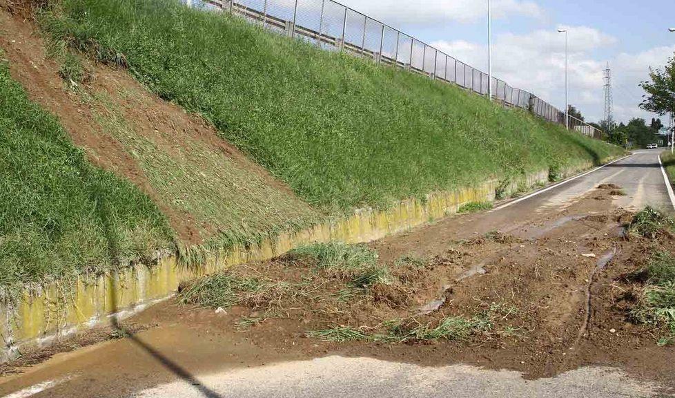 Automobilista salvata nel sottopasso allagato 