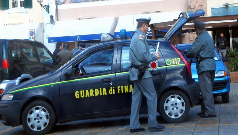 Spaccia droga vicino all’ospedale, arrestato un 45enne 