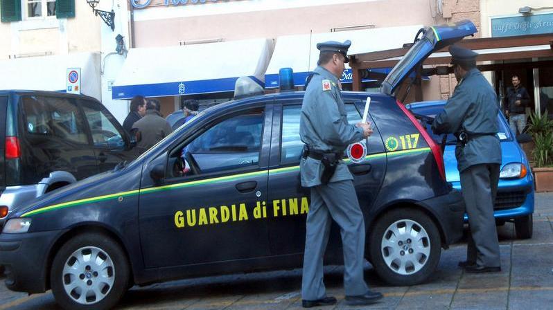 Spaccia droga vicino all’ospedale, arrestato un 45enne