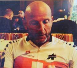 Ciclista muore travolto da un'auto sulla Porrettana