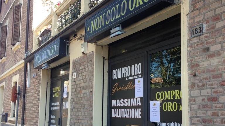 Compro Oro irregolari: i vigili ne chiudono due