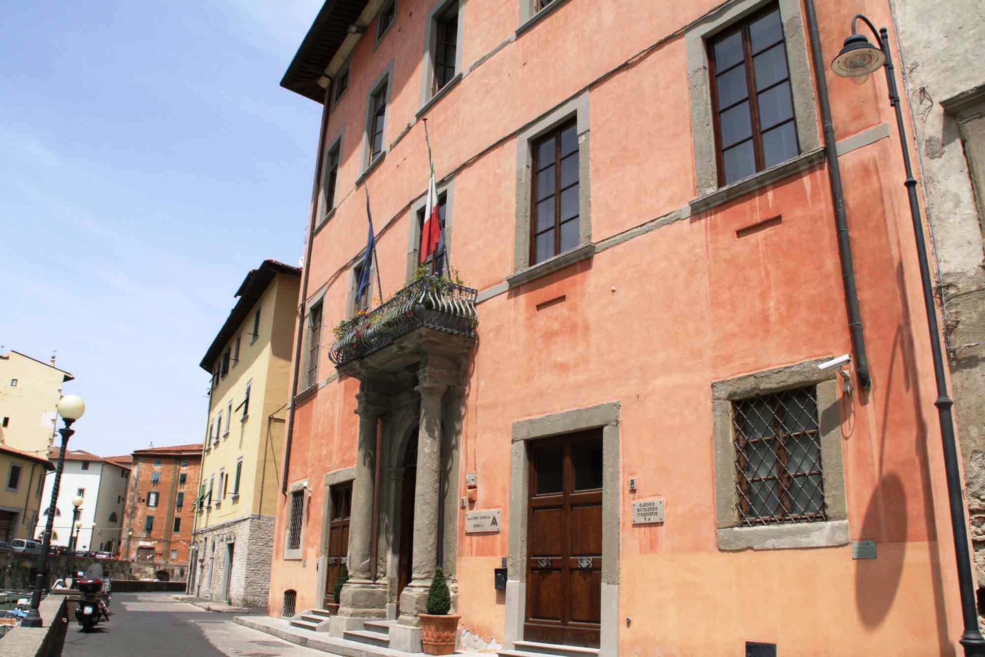 Livorno, ecco i redditi di chi guida la città 