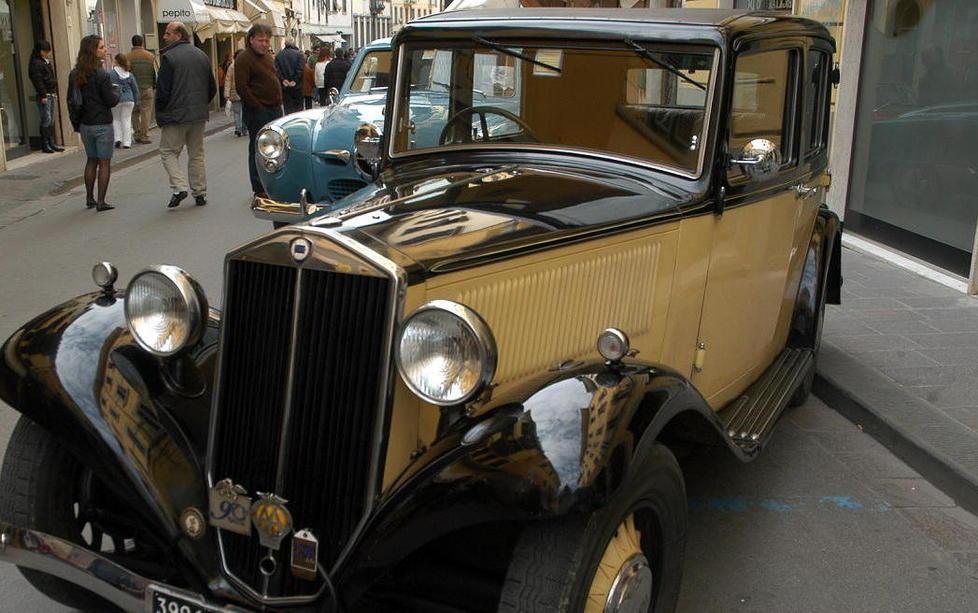 Vecchi motori invadono Fucecchio in vetrina quaranta “tesori” d’epoca 