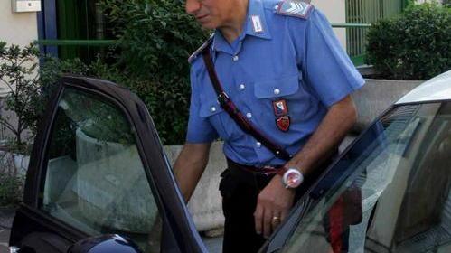 Donna inchioda molestatore 71enne