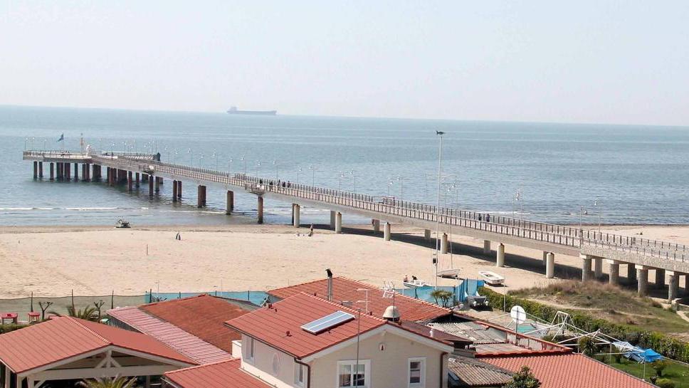 Gara sul lungomare, stop alle auto
