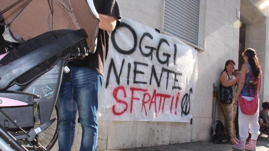 Famiglia sotto sfratto “salvata” dall’assessore