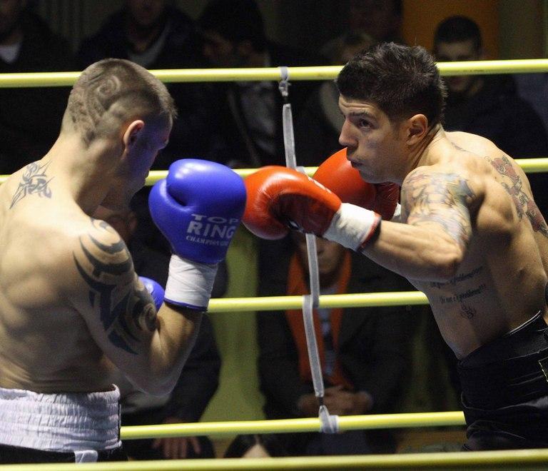 Matano cede la corona italiana dei superwelter al nono round