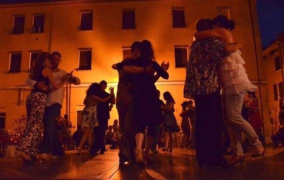 Pronti per “La camminata del tango” 