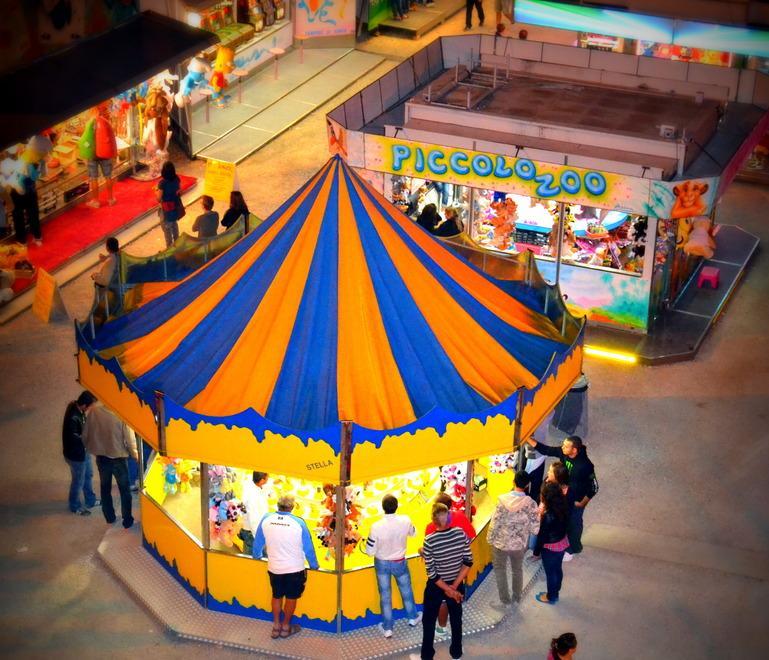 Smontata la tensostruttura Più spazio per il luna park 