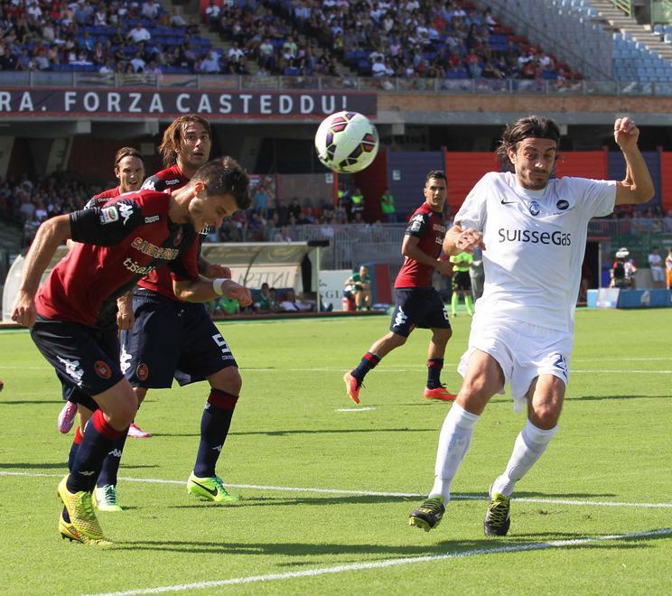 Cagliari pasticcione e sfortunato, l’Atalanta vince al Sant’Elia 