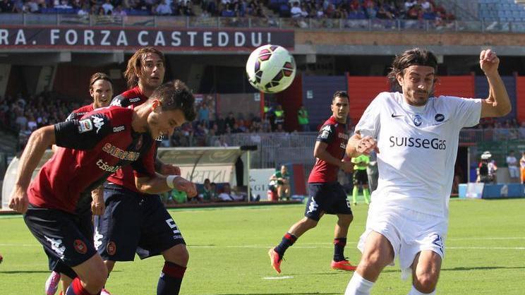 Cagliari pasticcione e sfortunato, l’Atalanta vince al Sant’Elia