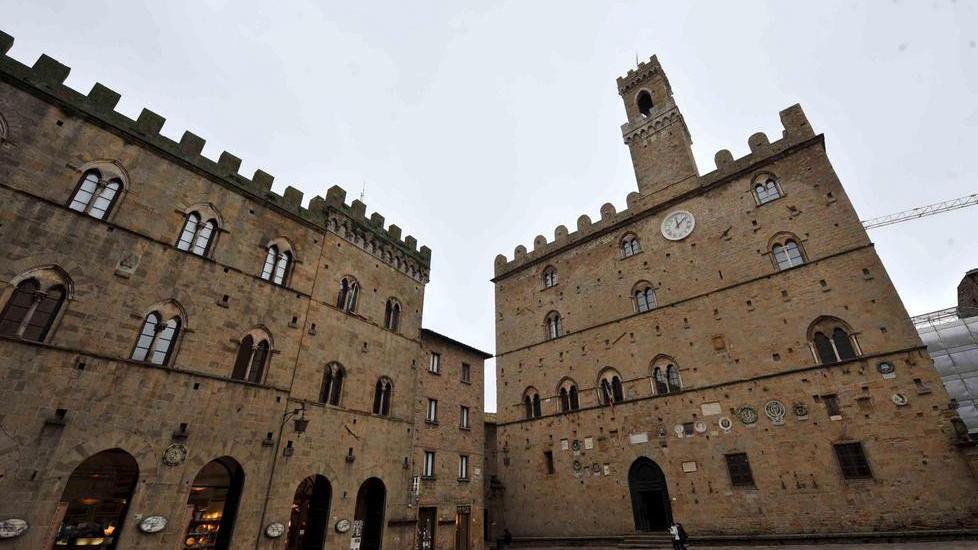 Insieme alle mura crolla il bilancio del Comune