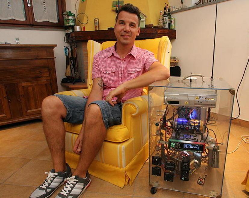 Dal cestino alla nuova vita, l’empolese David è il genio del riciclo 