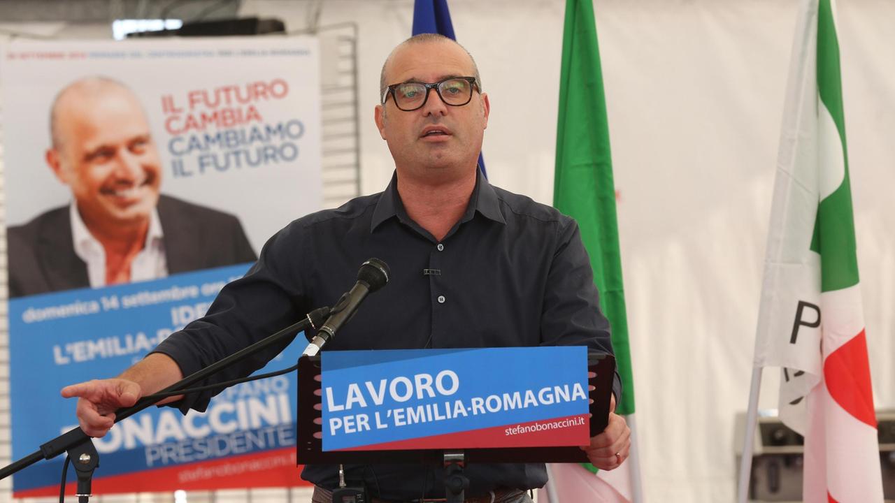 Bonaccini ricoverato, salta il faccia a faccia