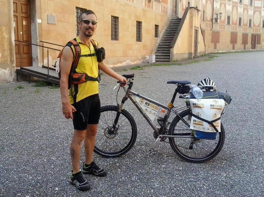 Da Roma a Fatima in bici contro lo spreco di cibo 