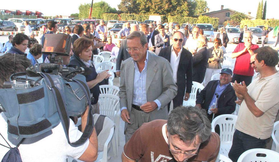 Fini: «Faccio il giro d’Italia e fra un anno ne parliamo» 