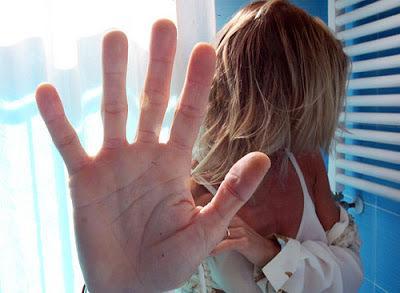 Perseguita e insegue in auto l’ex fidanzata, 23enne arrestato per stalking 