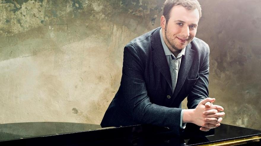 Raphael Gualazzi al teatro Verdi con l’Orchestra Regina del Maggio Fiorentino