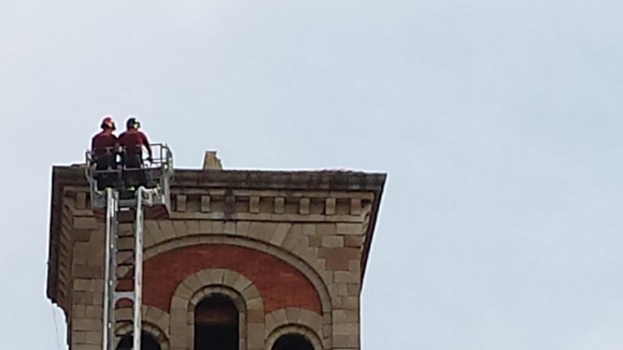 Croce si stacca dal campanile di Montemurlo