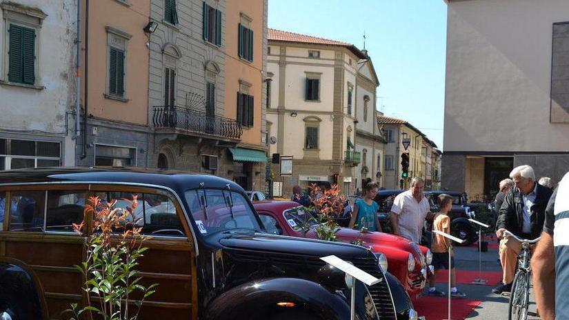 Le auto storiche stregano Fucecchio, successo del memorial Zari