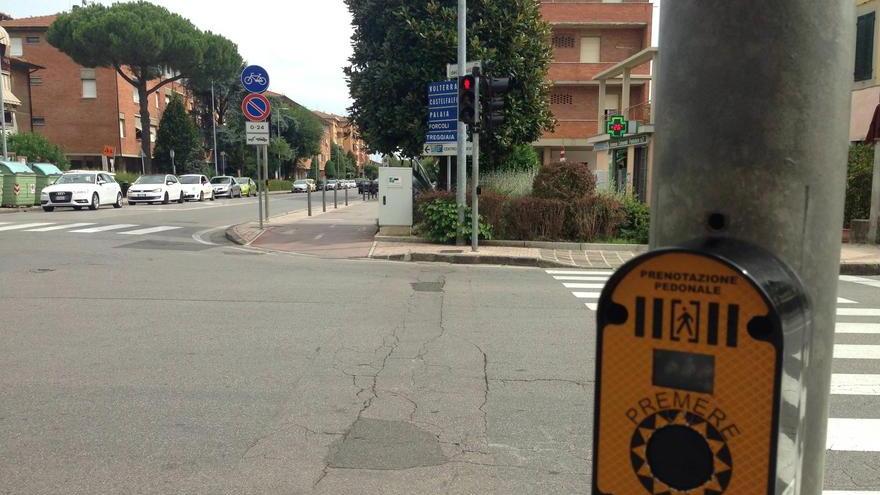 Il semaforo “sprint” che mette in difficoltà gli anziani