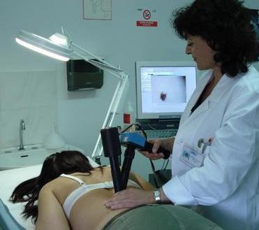 «Non si affidino ai pazienti i nei da analizzare» 