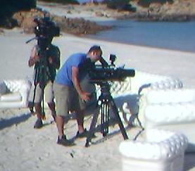 Assalto a Budelli per uno spot di divani 