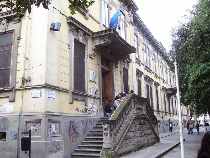 Nell'isola primo giorno di scuola ed è già emergenza 