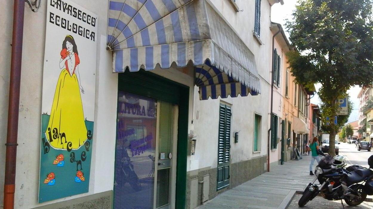 Donna aggredita in una lavanderia
