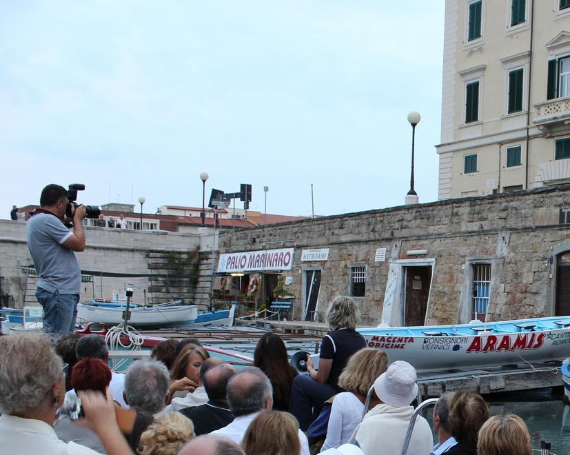Gratis sul battello Marco Polo per fotografare Livorno dall’acqua 