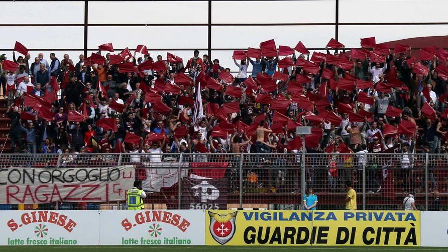 «Sugli spalti senz’acqua e in uno sciame di vespe»