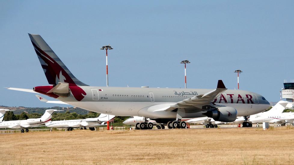 Il giallo dell’aereo del Qatar sulla pista