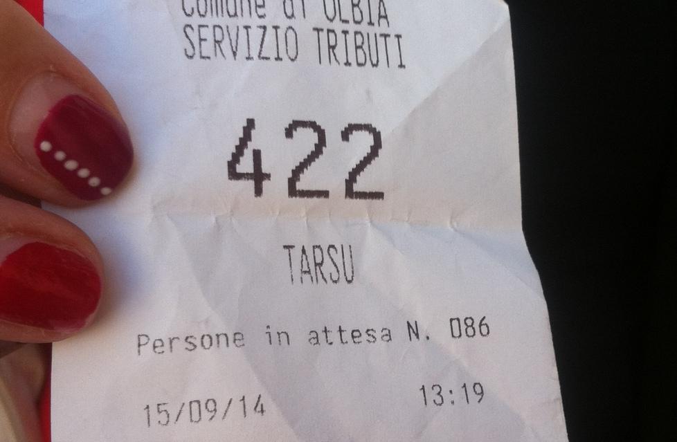 Tutti in fila: 3 ore d’attesa per pagare la Tari 