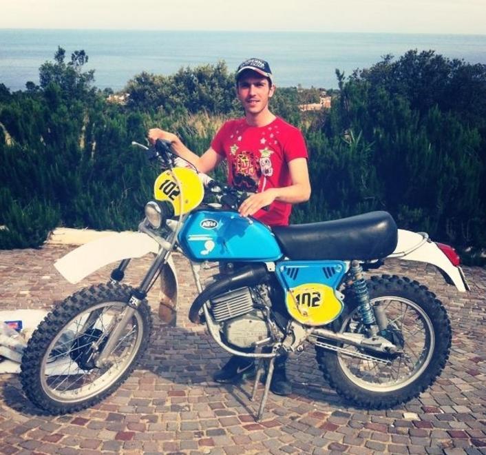 Giovane in fin di vita dopo lo scontro 