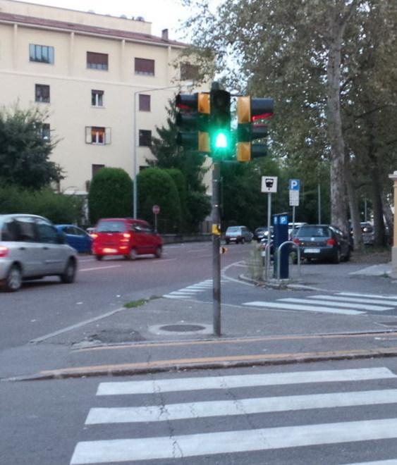 Contromano in bici: investito da un’auto