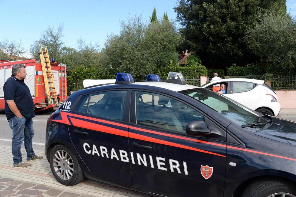 Pensionato muore mentre lavora su un tetto 