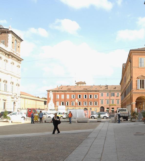 Una petizione per via Farini senza auto 