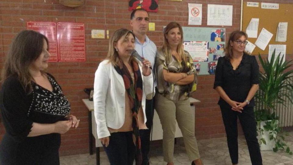 La Velo e il sindaco Soffritti in visita alle scuole comunali