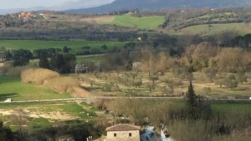 Comune e Terme contro la geotermia vicino a Saturnia