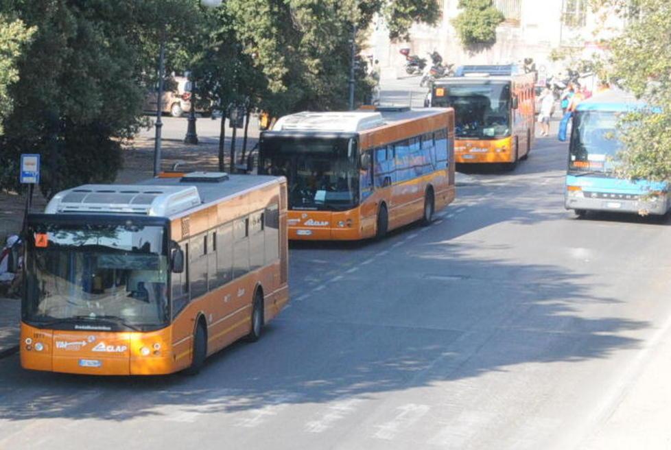 I bus urbani ed extraurbani tornano in piazzale Verdi