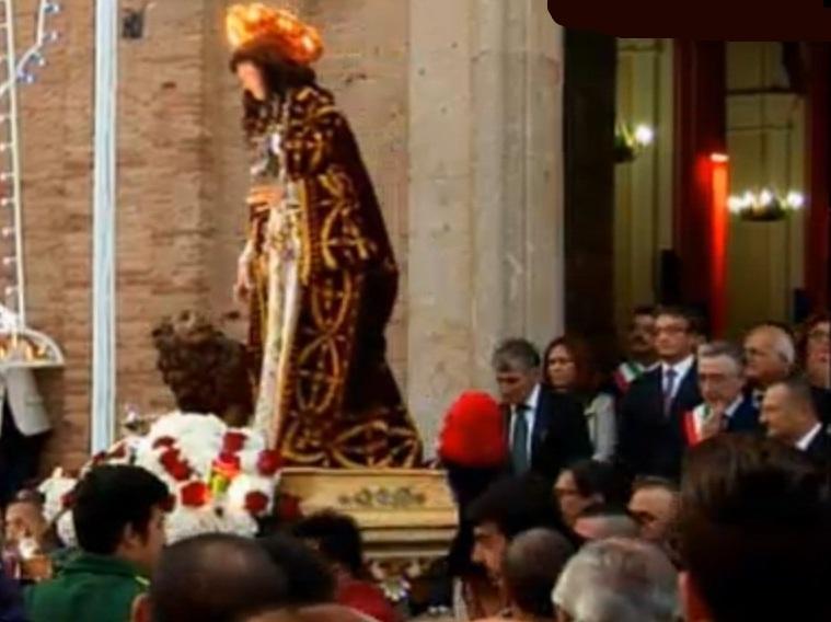 Pistoni alla processione di Irsina 