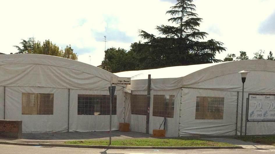 Vandali danneggiano lo stand dei cacciatori